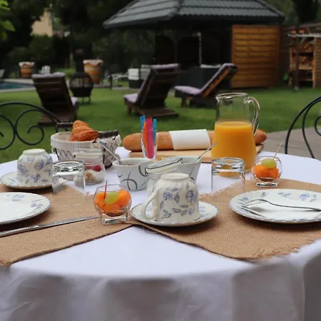 Les Tourelles Guest house *